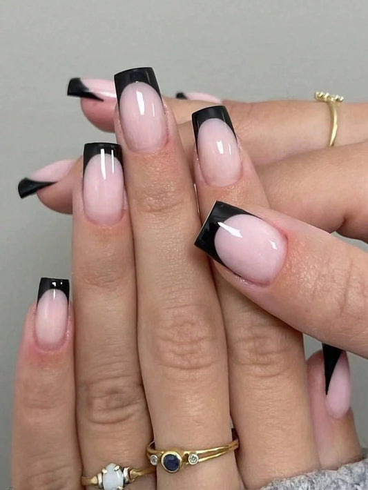 24 Pieces Of Short Square Artificial Nails